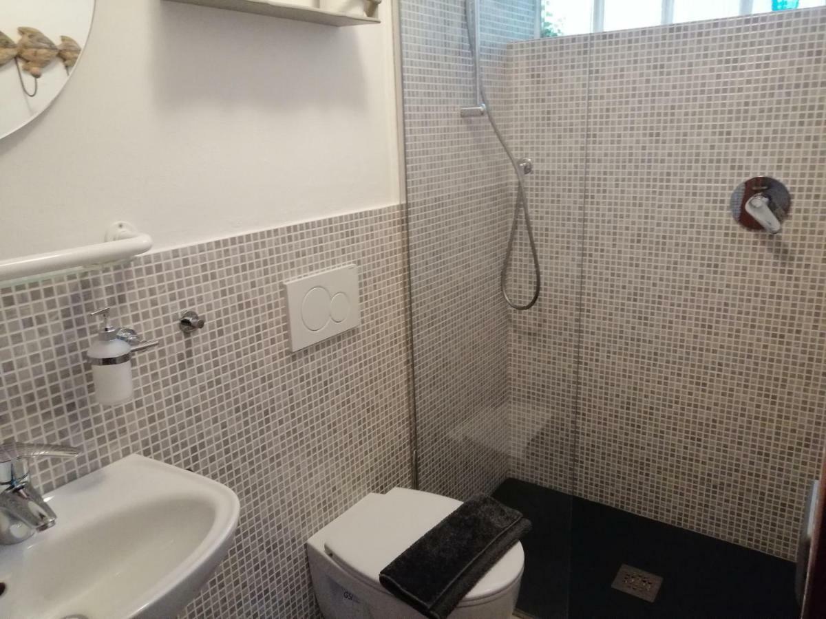 Casetta Del Molo Mandello del Lario Bagian luar foto